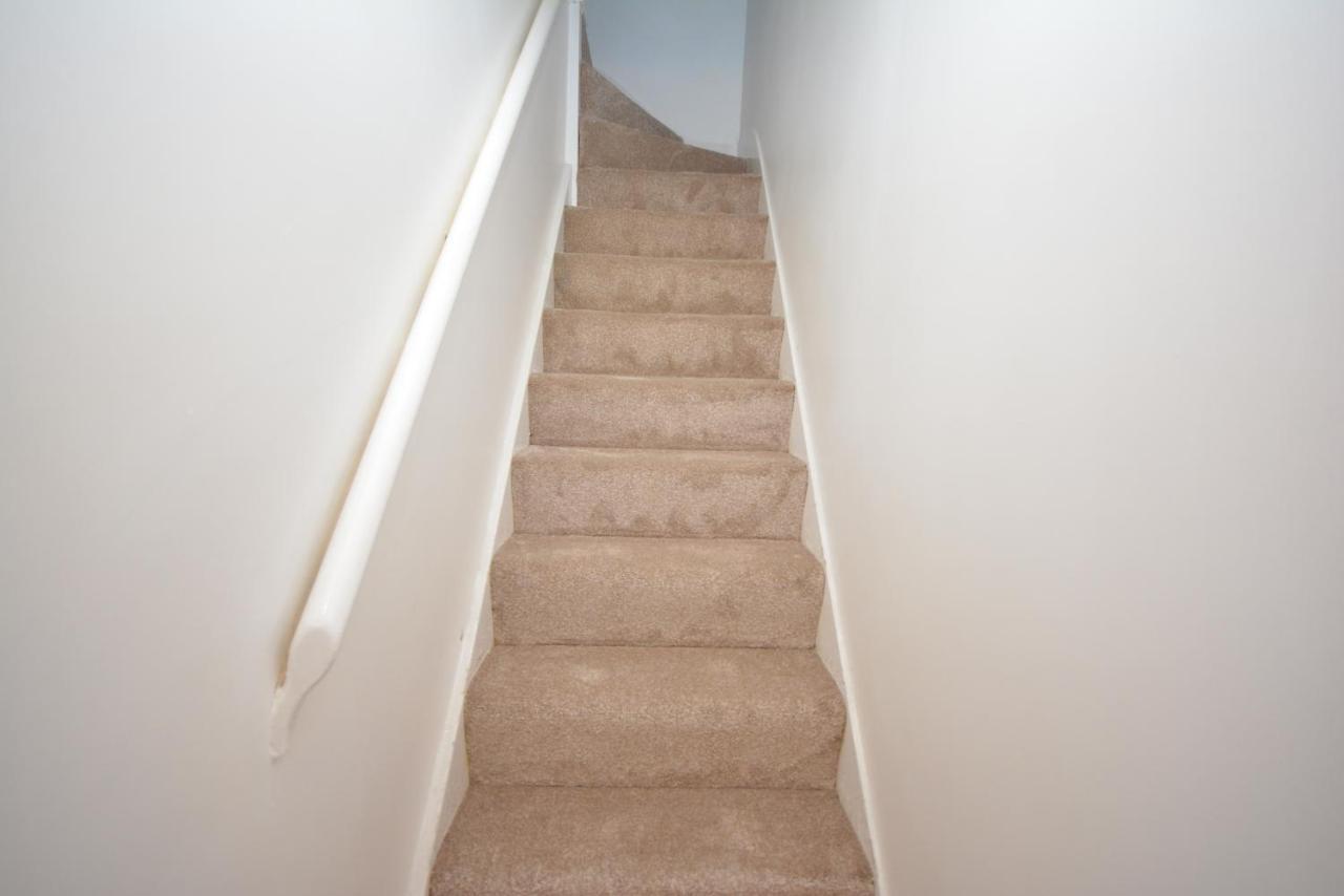 London Luxury 5 Bedroom House 2 Min Walk To The Tube Station Dagenham Bagian luar foto