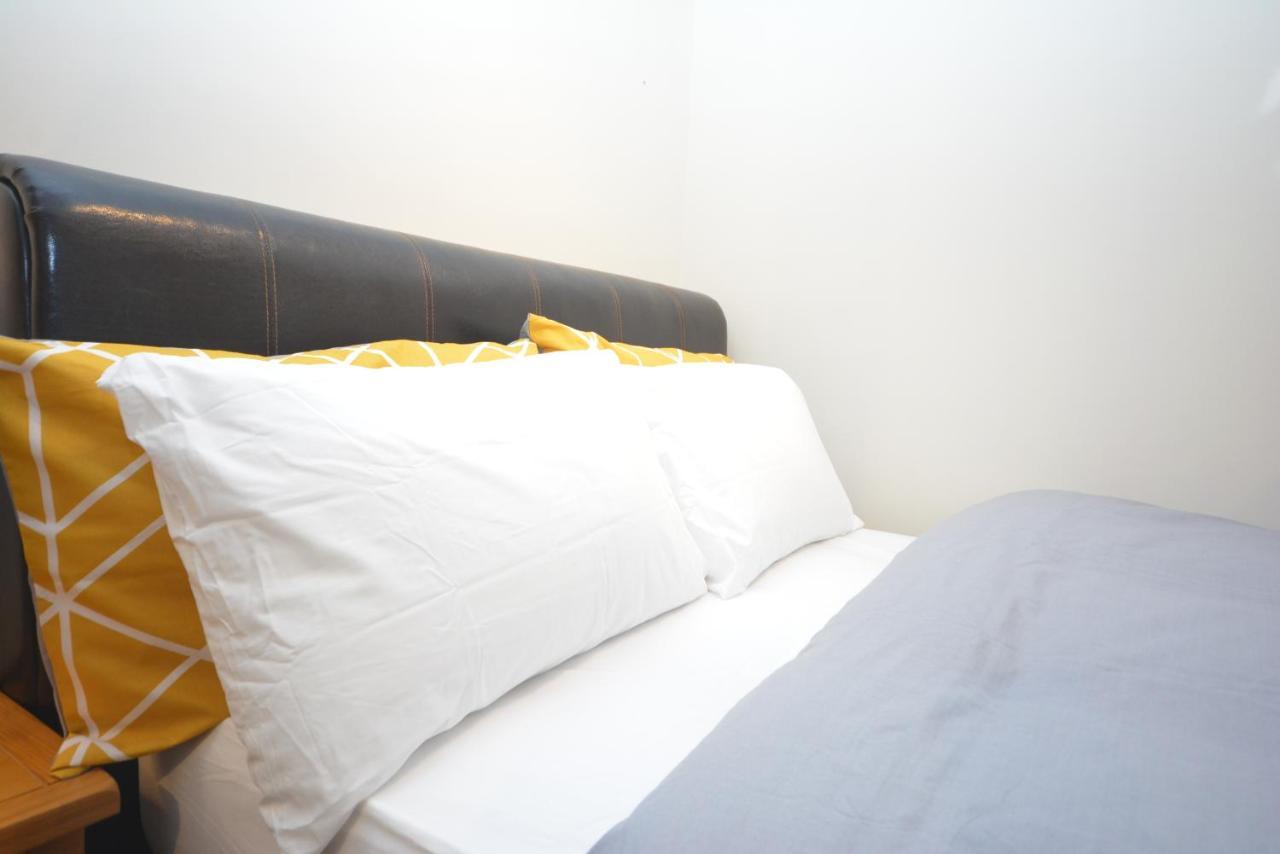 London Luxury 5 Bedroom House 2 Min Walk To The Tube Station Dagenham Bagian luar foto